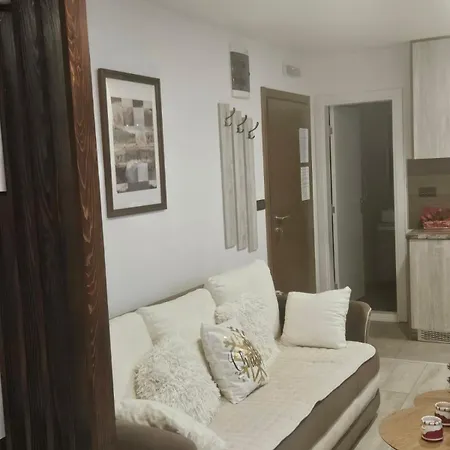 Kop P95 Milmari Apartament *